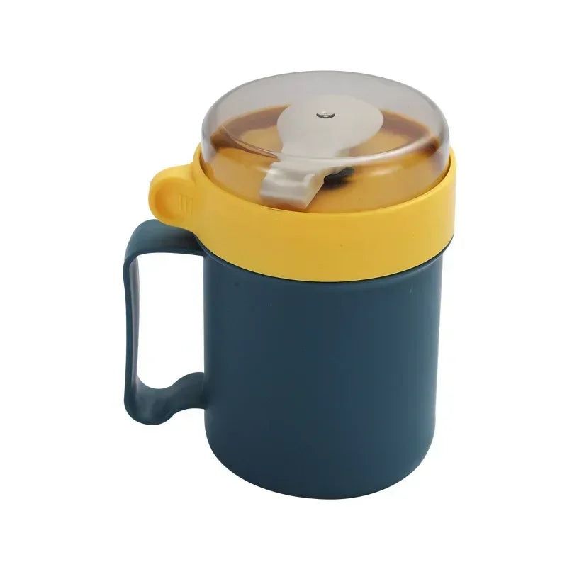 Portable multifunctional container for breakfast, yogurt, oatmeal, soup, etc., Japanese style. Includes a lid and a spoon.