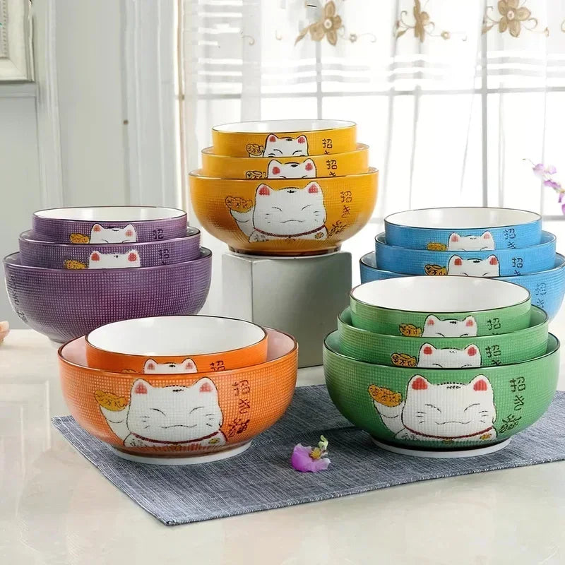 Round ceramic bowl in various sizes, Japanese lucky cat design, ideal for kitchens, restaurants, and homes. Salad bowl, noodle soup bowl, tableware.