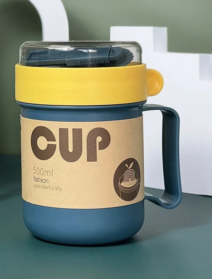 Portable multifunctional container for breakfast, yogurt, oatmeal, soup, etc., Japanese style. Includes a lid and a spoon.