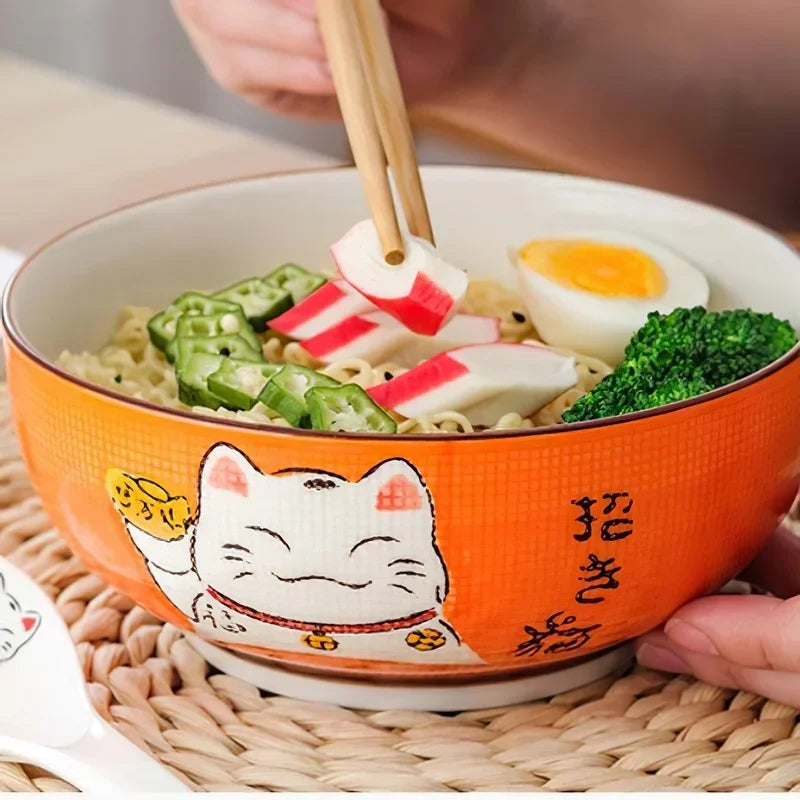 Round ceramic bowl in various sizes, Japanese lucky cat design, ideal for kitchens, restaurants, and homes. Salad bowl, noodle soup bowl, tableware.