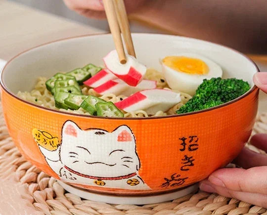 Round ceramic bowl in various sizes, Japanese lucky cat design, ideal for kitchens, restaurants, and homes. Salad bowl, noodle soup bowl, tableware.